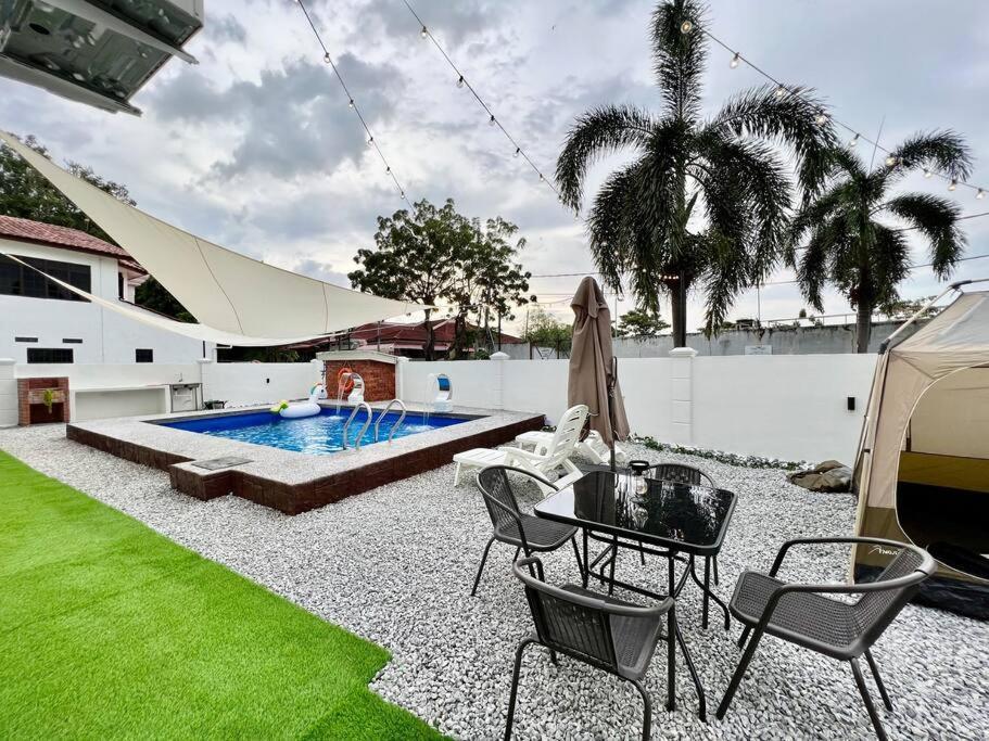 Vila Klebang Melaka Private Pool 12Pax-4Br-Sing K-Coway Exteriér fotografie